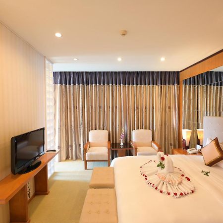 Danang Petro Hotel Exterior photo