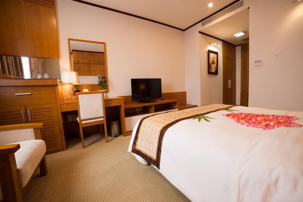 Danang Petro Hotel Exterior photo